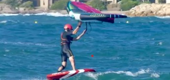 Jack Troster est en session Wingfoil